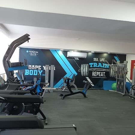 Beach Suite Israel- Best View, Gym, Massage Chair, Low Fee For Off-Site Indoor Pool Spa ביץ סוייט ישראל- נוף ים מאלף, כיסא מסאז, חדר כושר, אפשרות לבריכה מקורה, וספא בתשלום ממש מוזל Ashkelon Luaran gambar